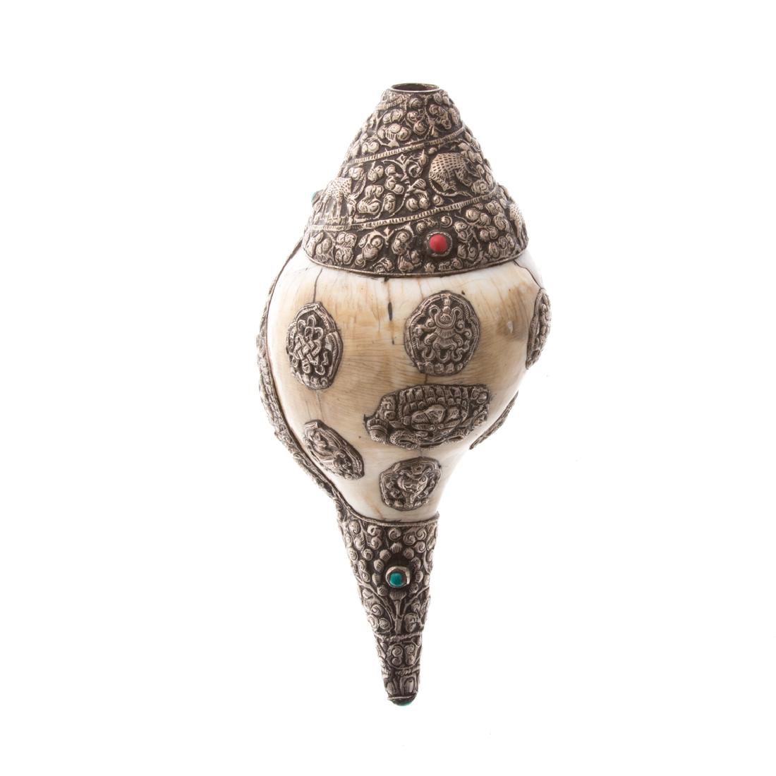 Continental silver-mounted conch shell horn (1 of 5)