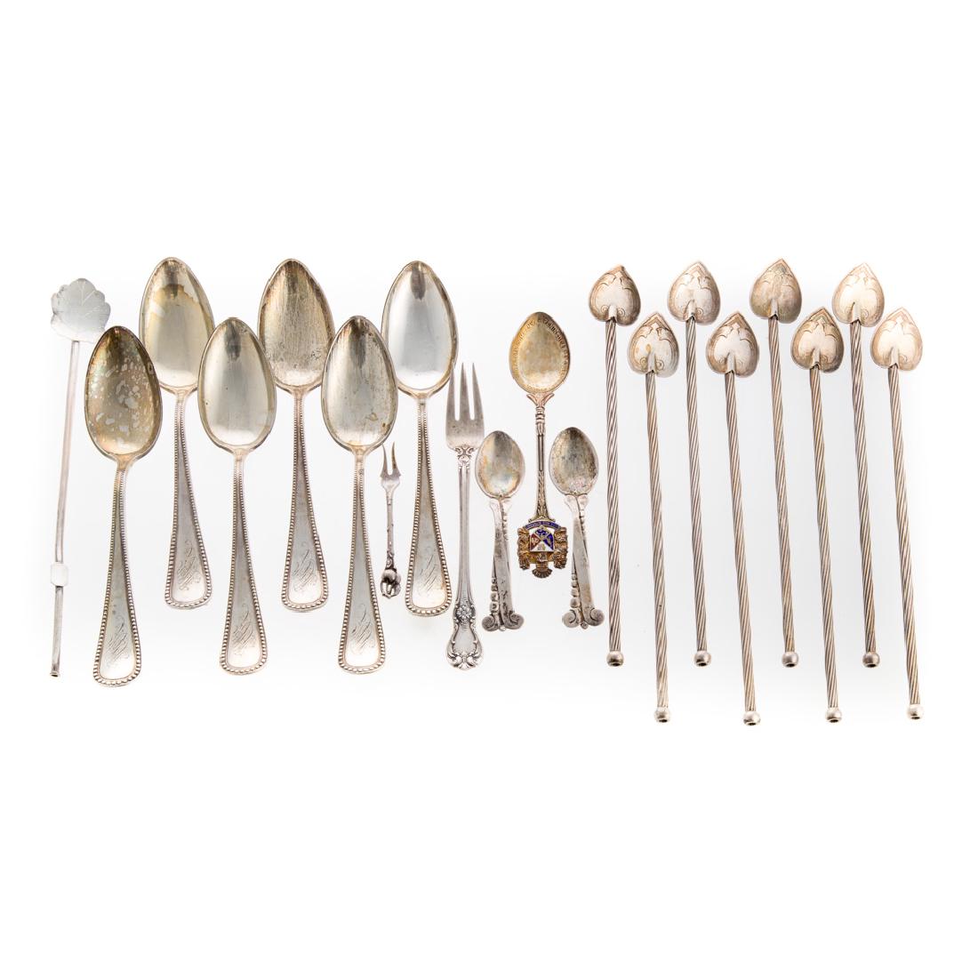 A collection of sterling silver flatware (1 of 2)