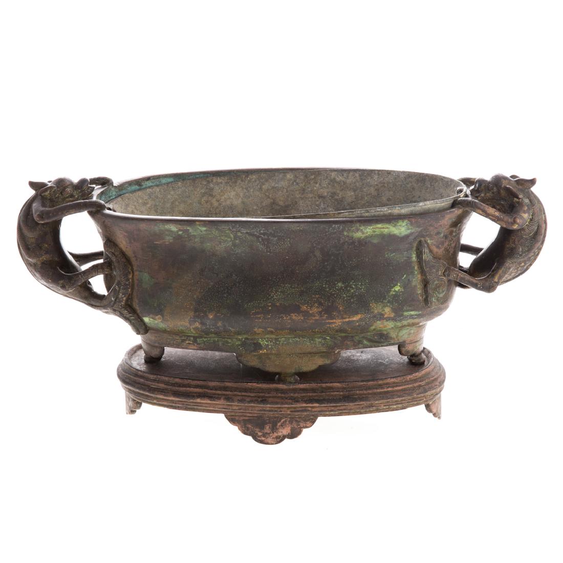 Chinese bronze double-handled vessel (1 of 4)