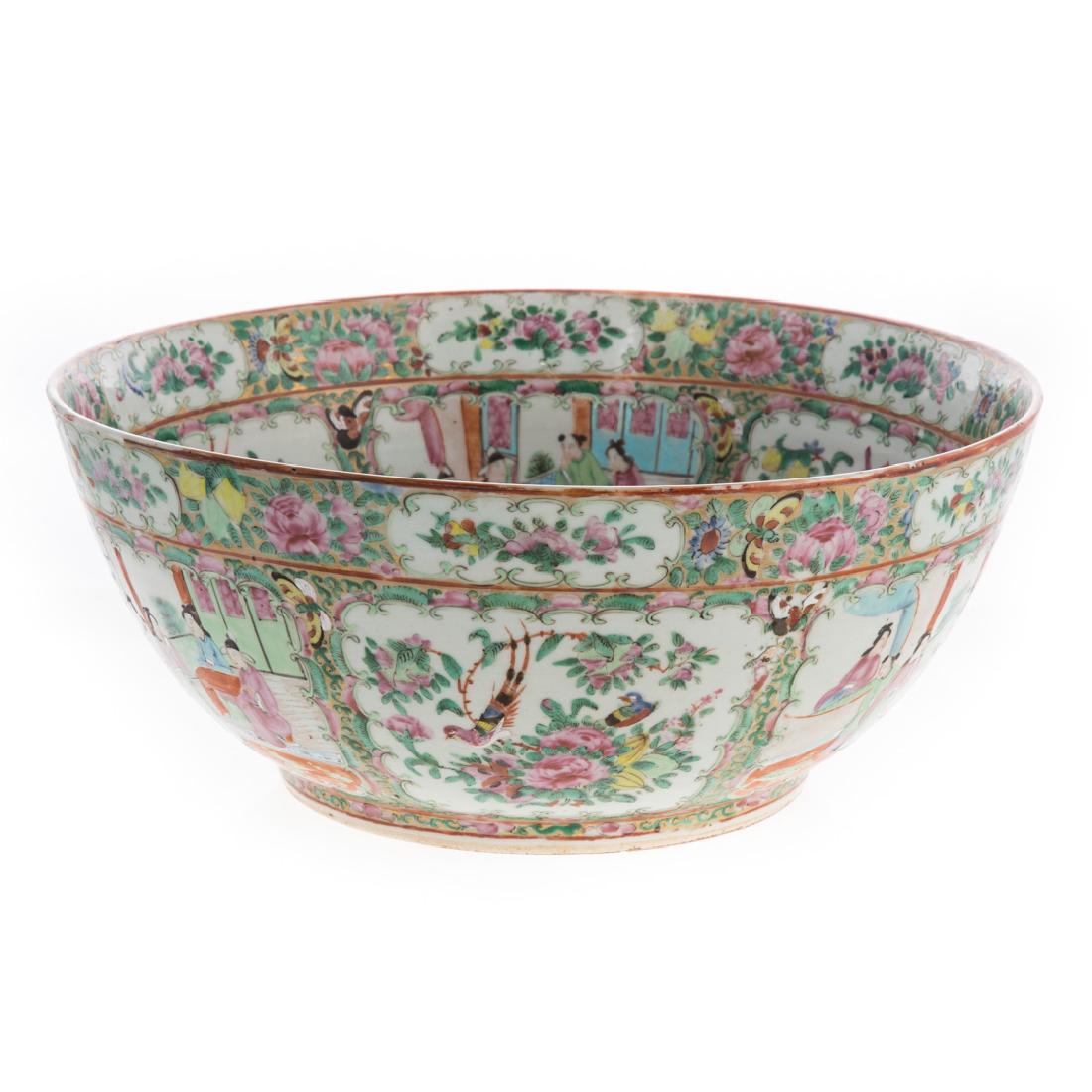 Chinese Export Rose Medallion punch bowl (1 of 4)