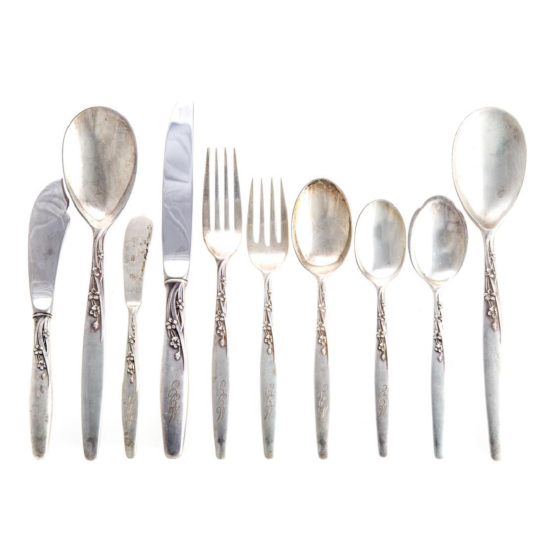 Lunt "Summer Song" sterling 60-pc flatware (1 of 4)