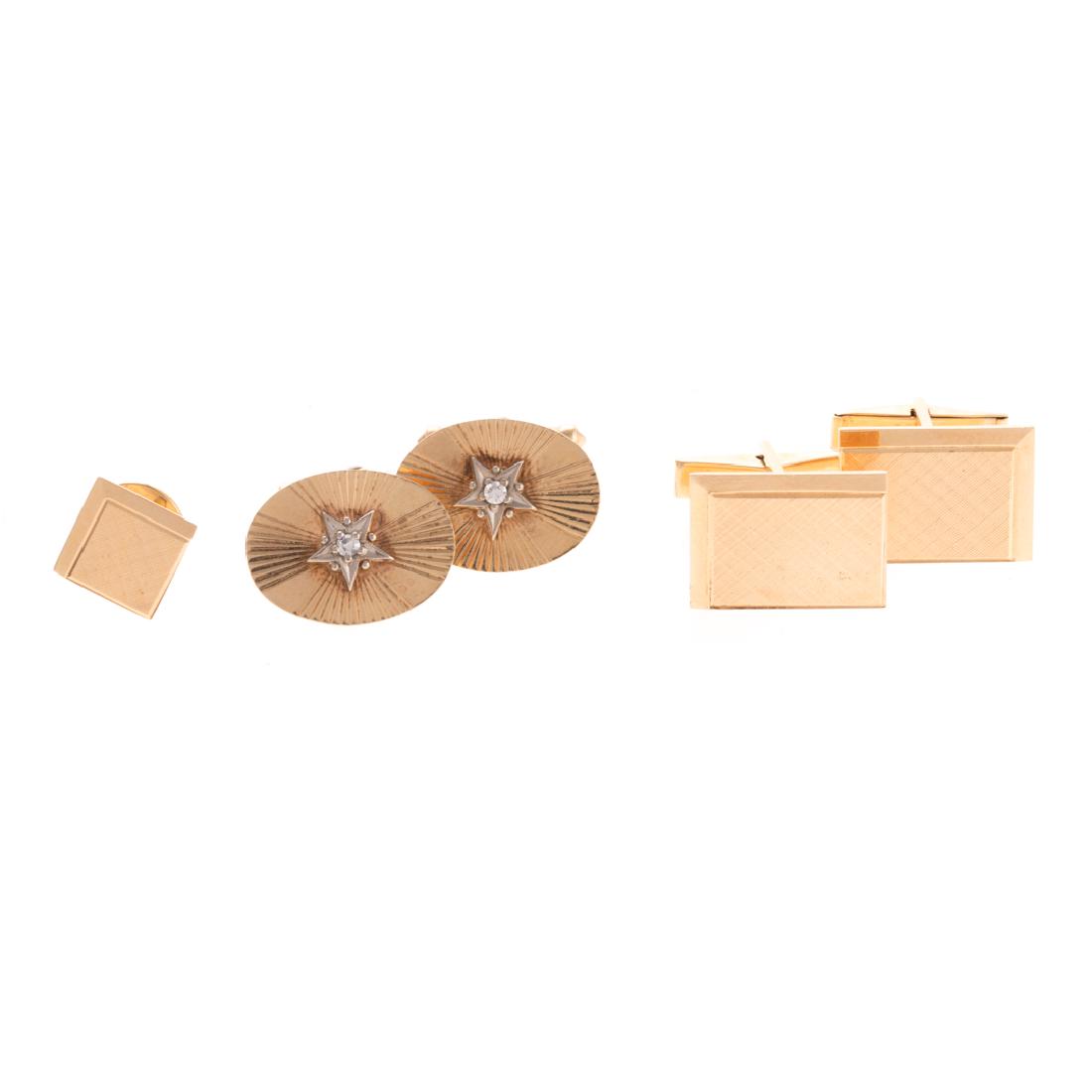 Two Pairs of Gent's Cufflinks & Tie Pin in Gold (1 of 5)