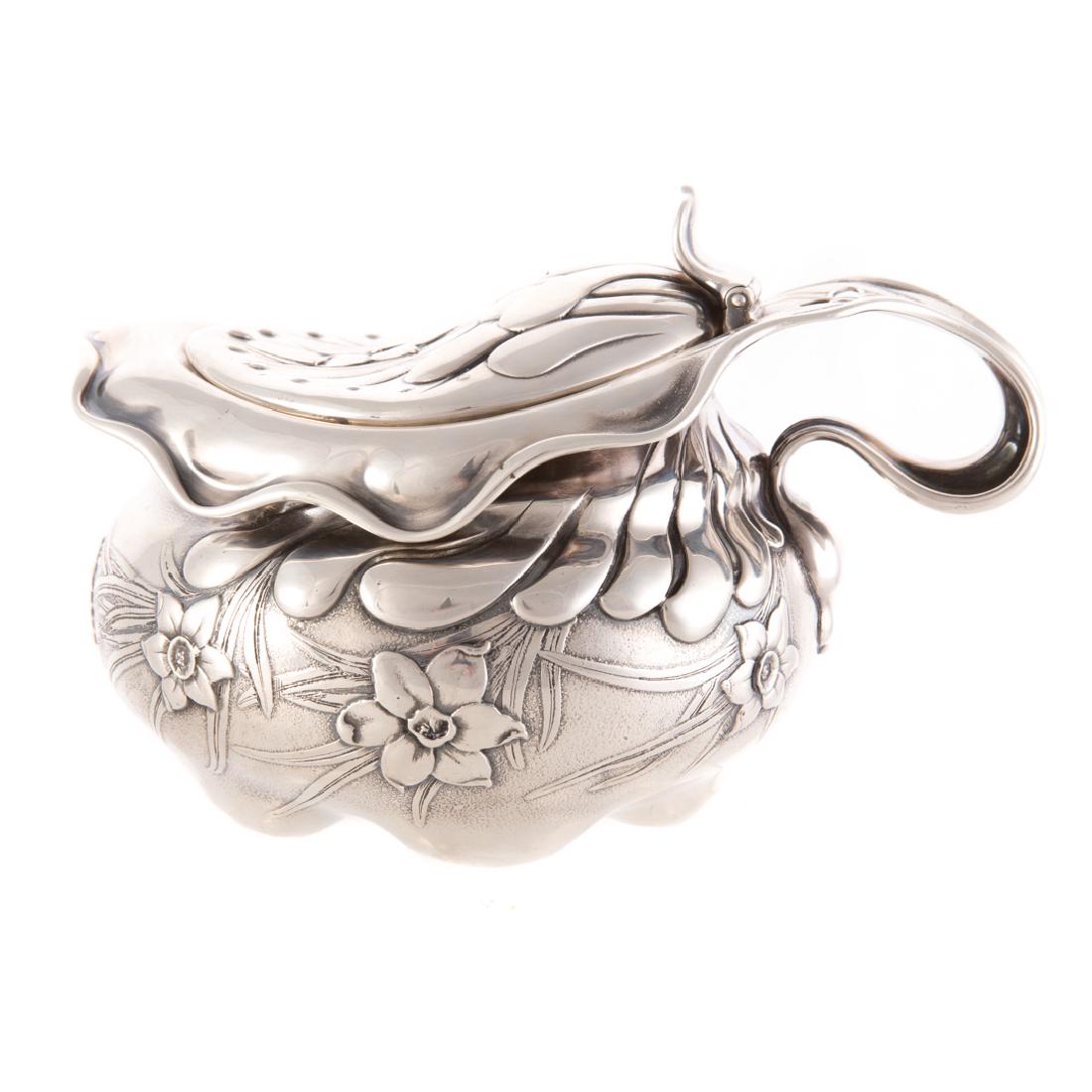 Art Nouveau sterling hinged box with handle (1 of 6)