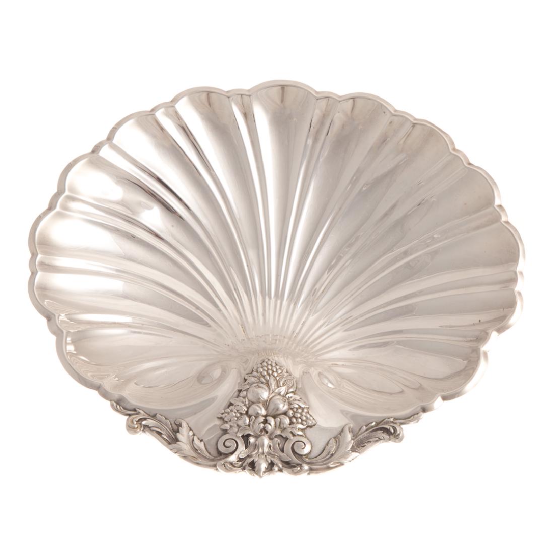 Reed & Barton sterling shell-form dish (1 of 4)