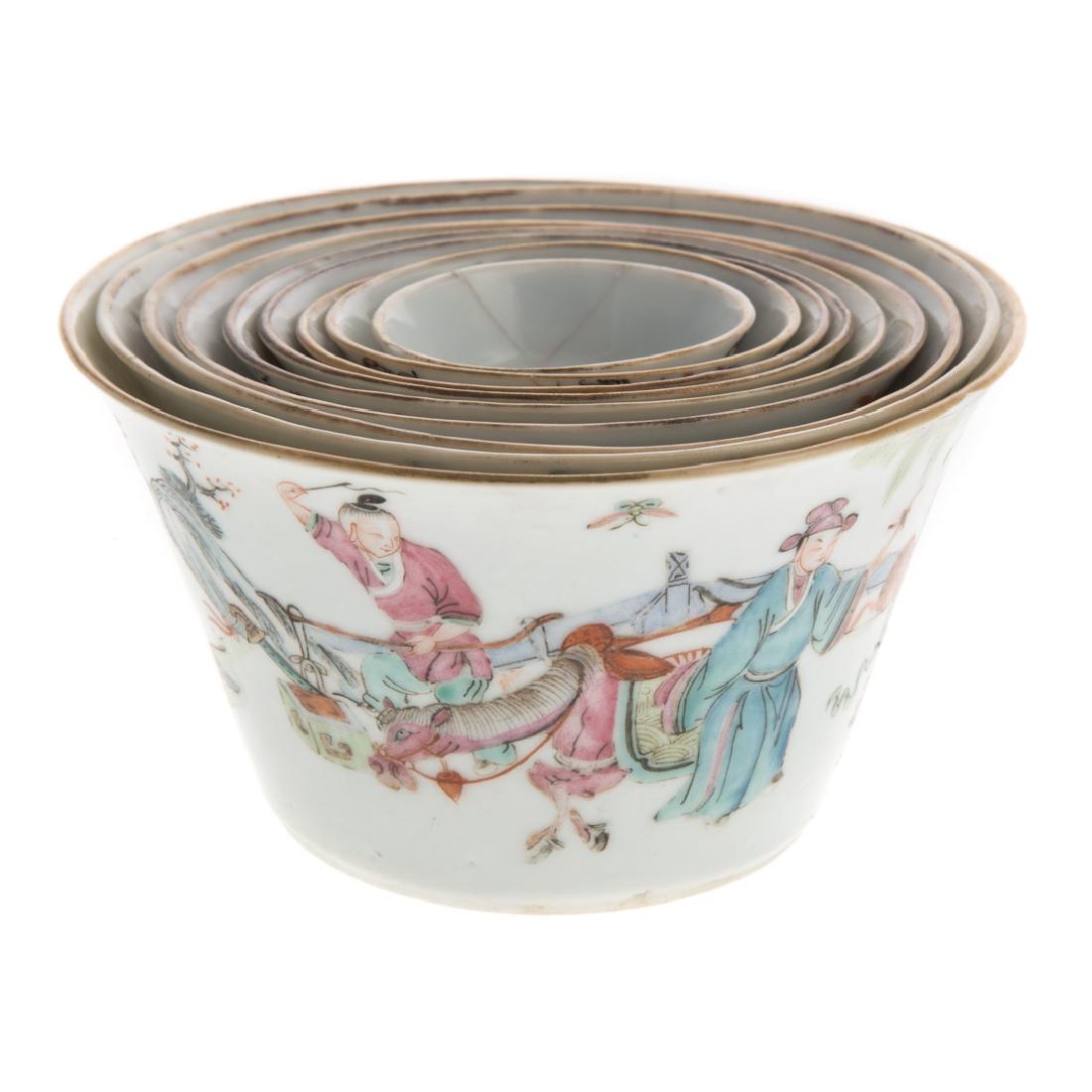 Chinese Export set of 9 graduated nesting bowls (1 of 5)