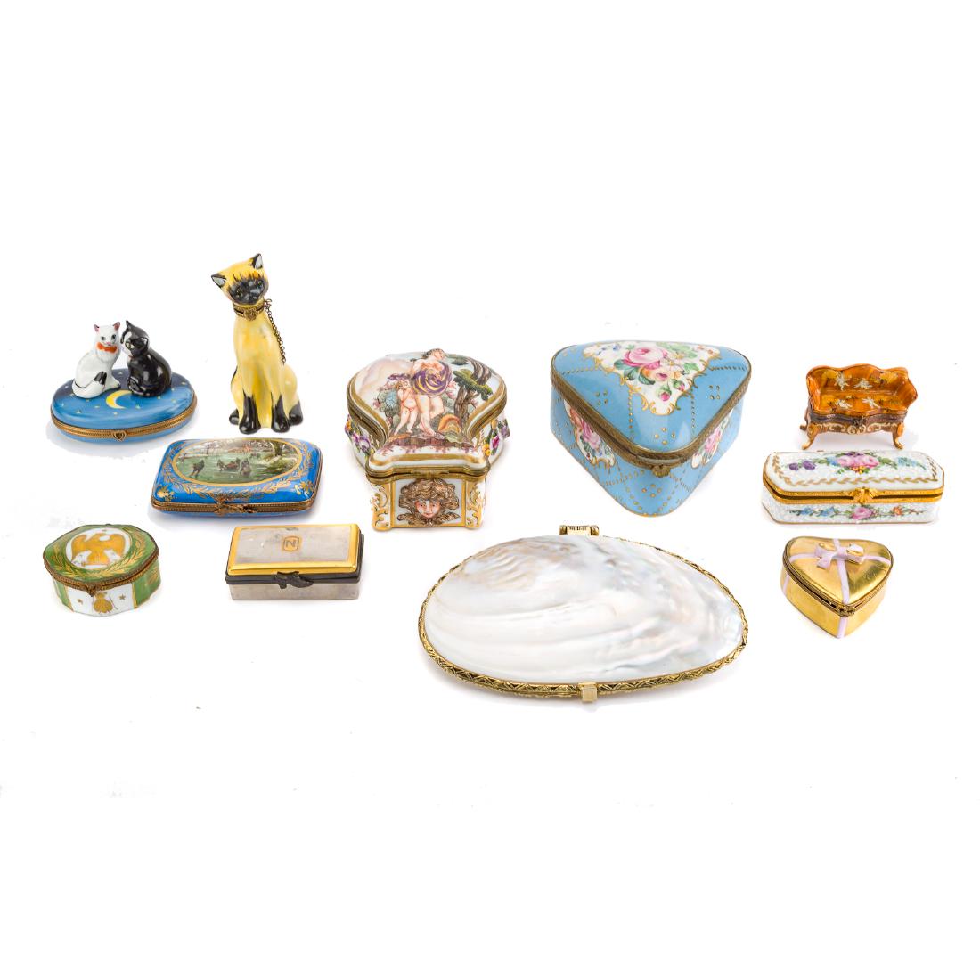 10 porcelain boxes and a shell box (1 of 6)