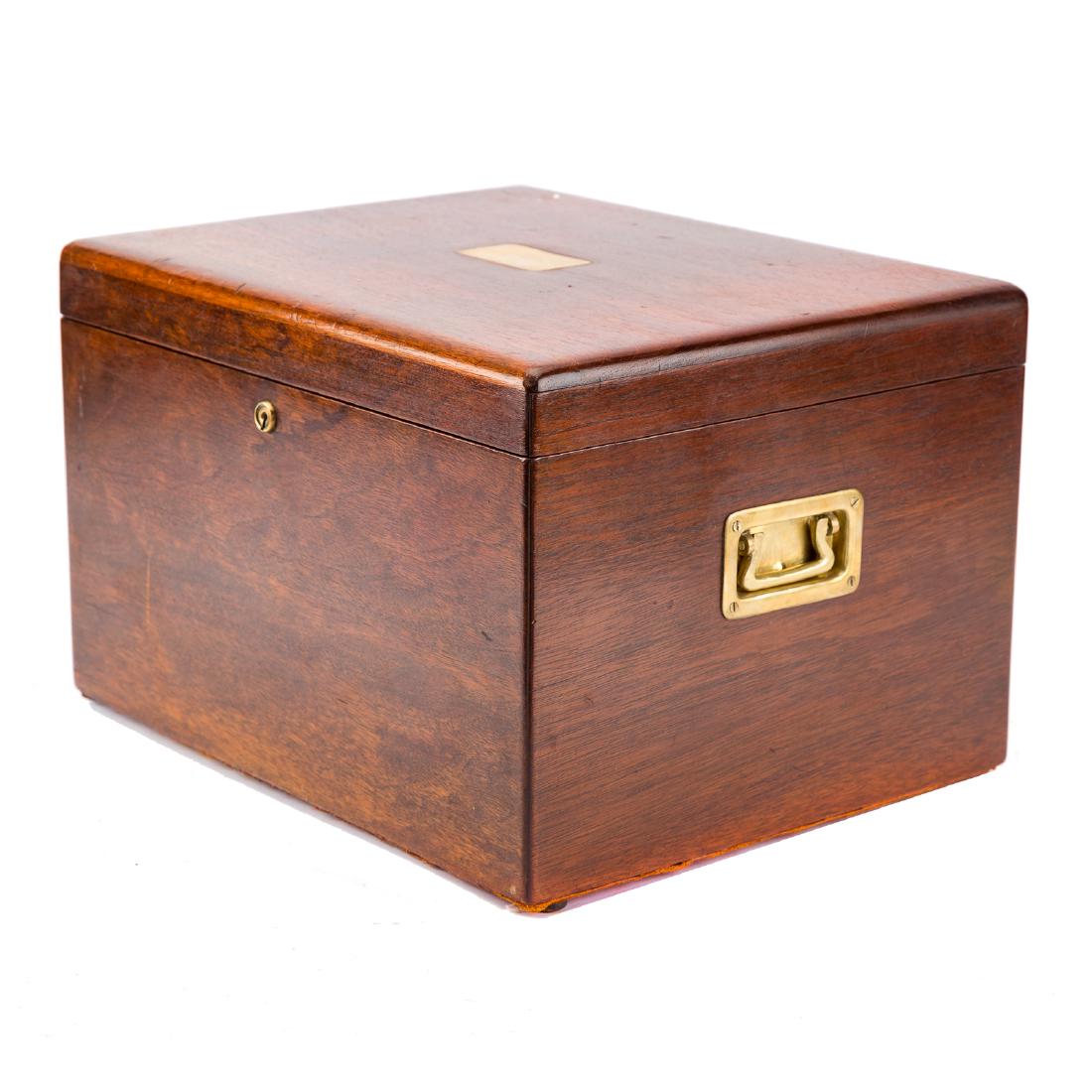 Victorian oak glass-lined tobacco humidor (1 of 4)