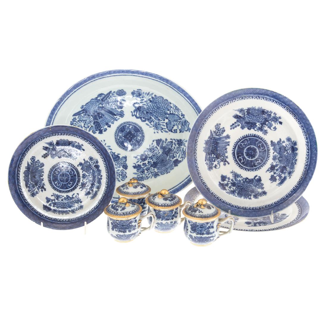 Eight Chinese Export Blue Fitzhugh table articles (1 of 5)