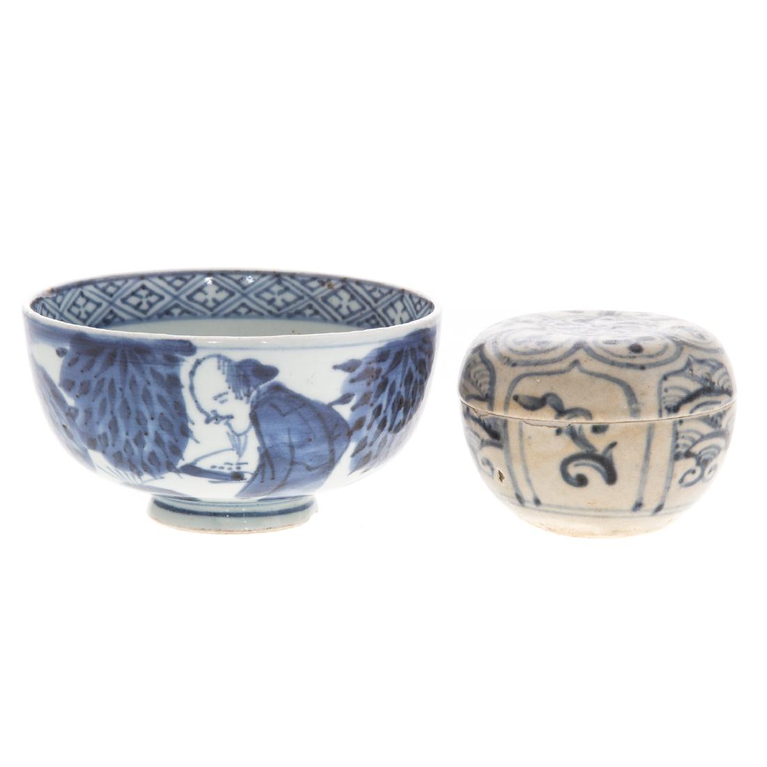 Two Chinese blue/white porcelain articles (1 of 3)