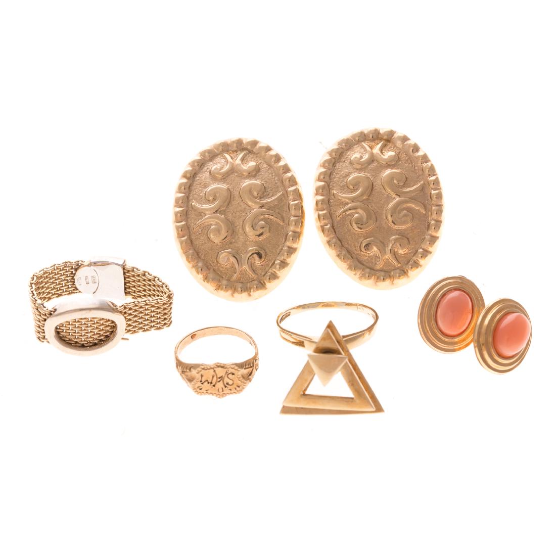 An Assortment of Lady's Gold Earrings & Rings (1 of 8)