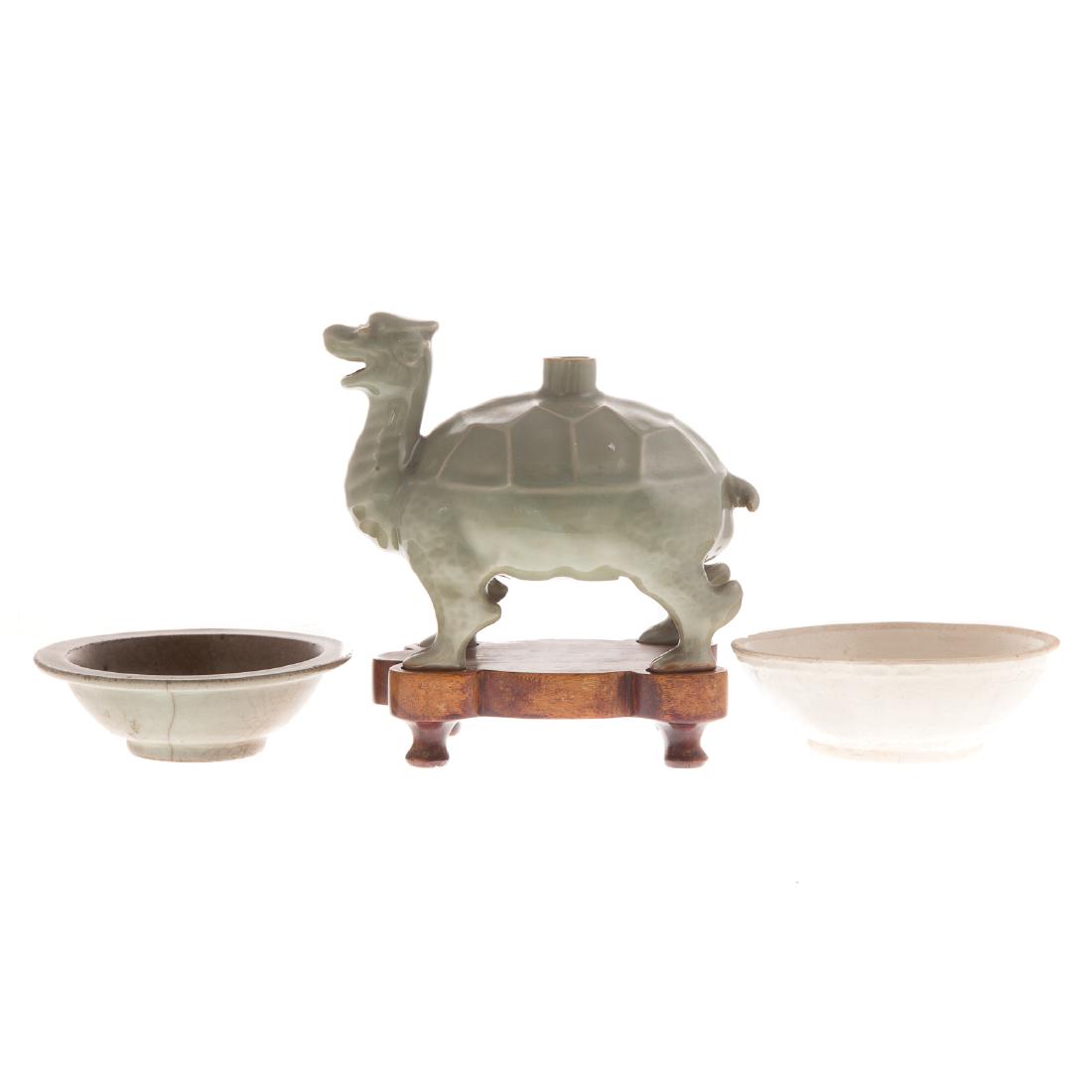 Three Chinese archaic porcelain articles (1 of 6)