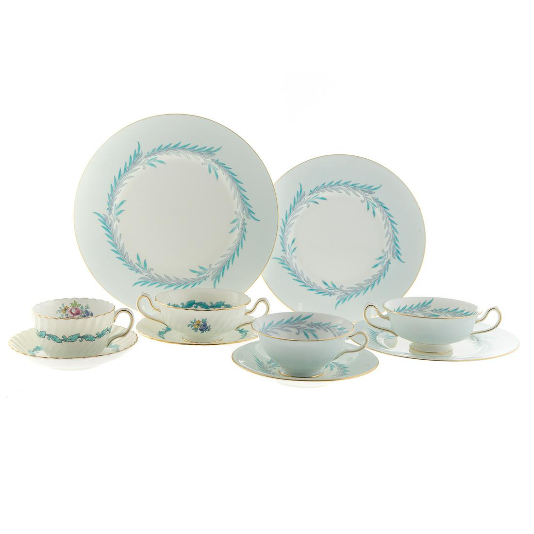 Minton China Blue Malta Partial Dinner Service: assembled service, approx. 130 pieces, comprising: 12 dinner plates, 18 lunch plates, 18 dessert plates, 18 bread plates, 16 coffee cups, 18 saucers, 5 bouillon cups, 5 saucers and 3 scalloped bouillo