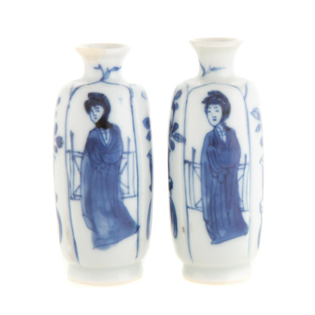 Pair of Chinese Kangxi Blue and White Cabinet Vases (1 of 7)