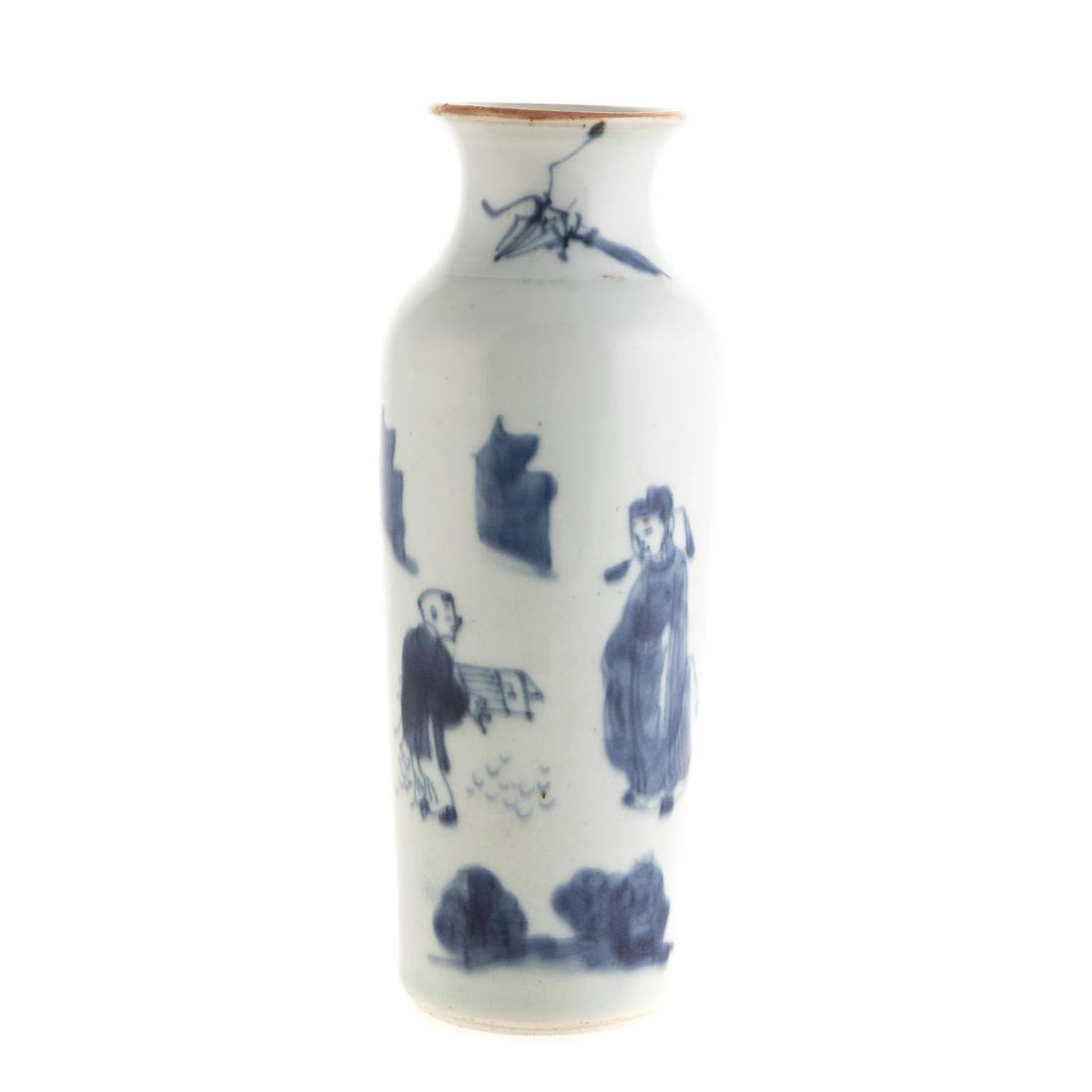 Chinese Late Ming Dynasty Blue and White Porcelain Vase (1 of 7)
