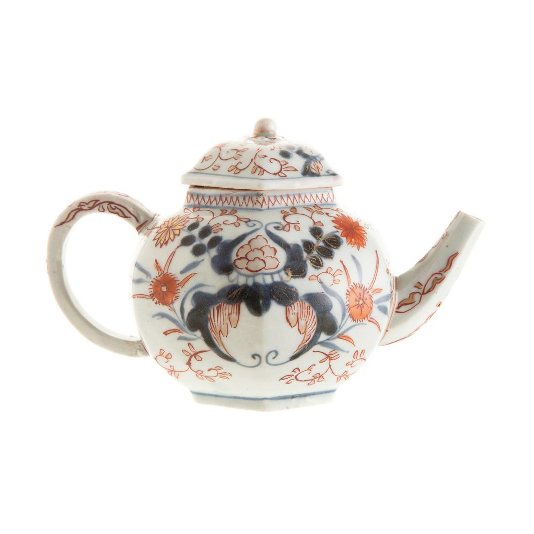 Chinese Export Imari Teapot (1 of 8)
