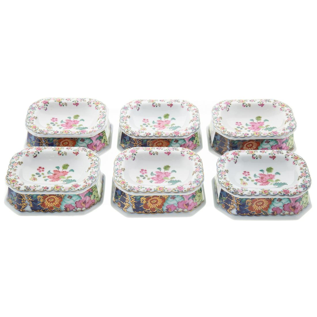 6 Mottahedeh Chinese Export Style Trencher Salts: In the Tobacco Leaf pattern, 4 1/4 in. L., 3 1/2 in. W.