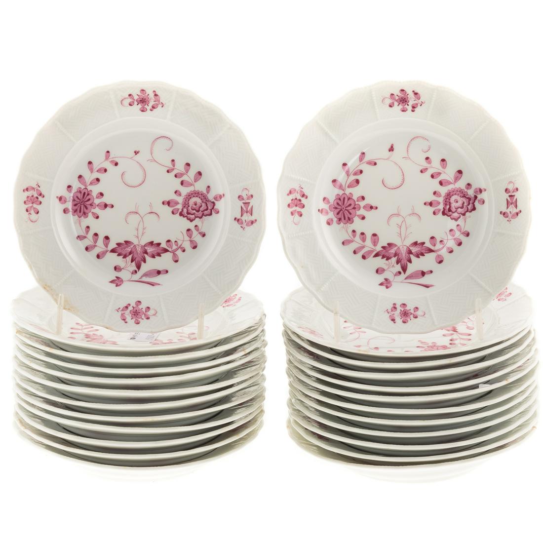 24 Meissen Porcelain Oriental Wreath Bread Plates: 6 in. Diam.