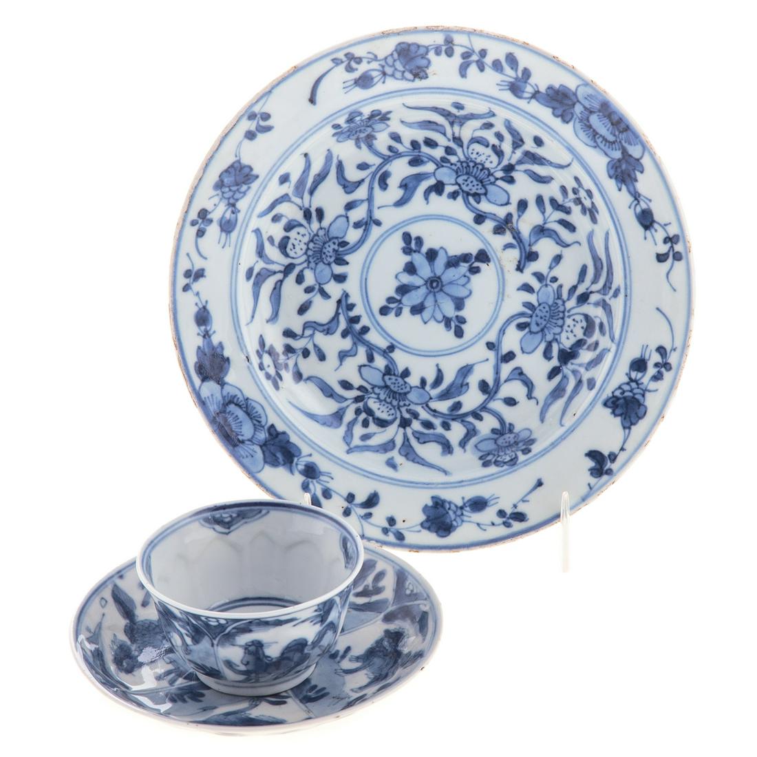 Three Chinese Export Blue/White Tea Articles (1 of 6)