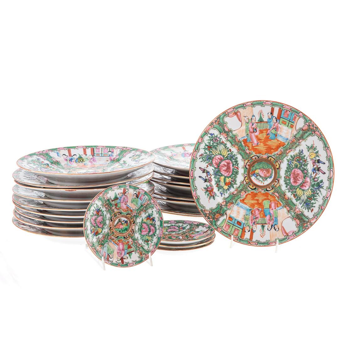 22 Chinese Export Rose Medallion Plates (1 of 8)