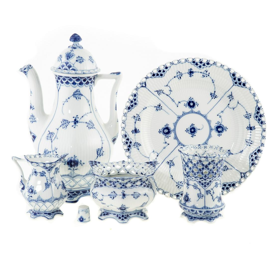 Royal Copenhagen, Blue Fluted Lace Dinner Service (1 of 6)