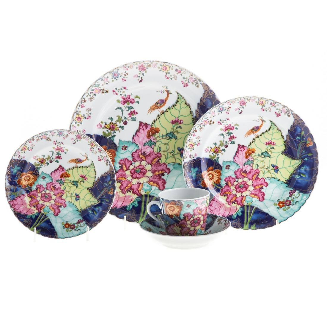 Eight Mottahedeh Tobacco Leaf China Place Sets (1 of 10)