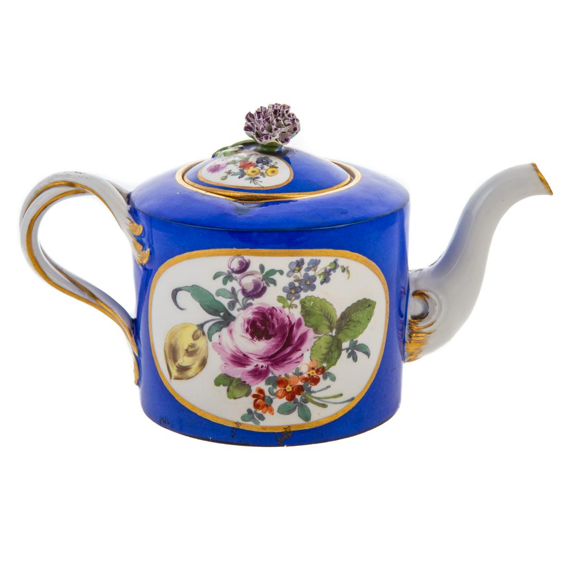 Meissen Porcelain Small Drum Form Teapot (1 of 4)