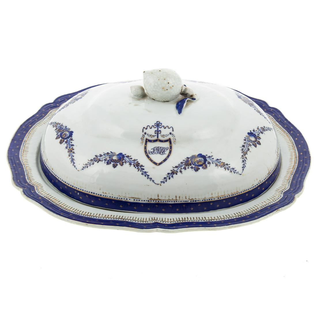 New York Market Watson Platter with Cover: Qianlong Era, late 18th century shaped oval deep well platter and lid with cobalt and star band border, center with floral festoons forming a star with ribbon and shield with initials JMW, gilt accent