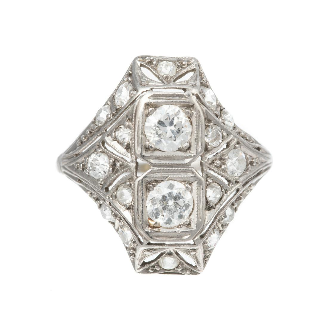 An Art Deco 1.00 ctw Diamond Filigree Ring in Platinum (1 of 5)