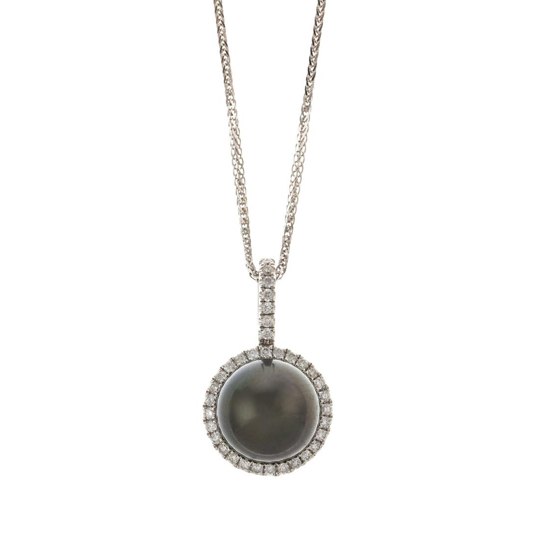 A Tahitian Pearl & Diamond Pendant & Chain in 18K (1 of 5)