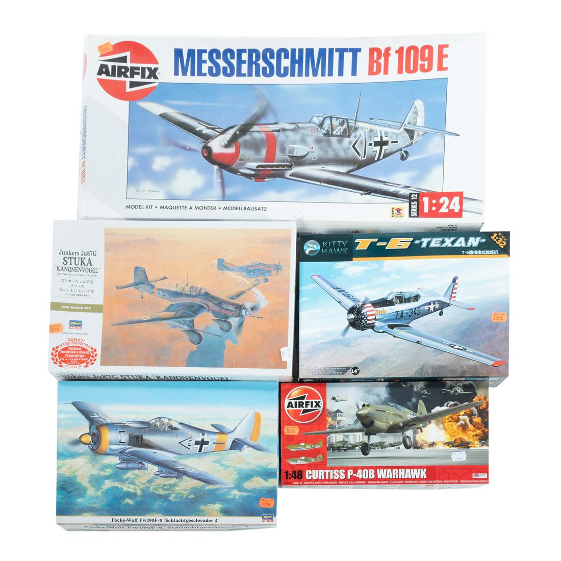 Five WWII Airplane Model Kits (1 of 4)