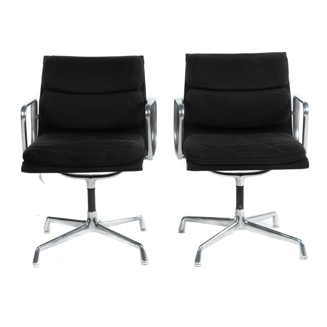A Pair of Herman Miller Eames Aluminum Group Armchairs (1 of 6)