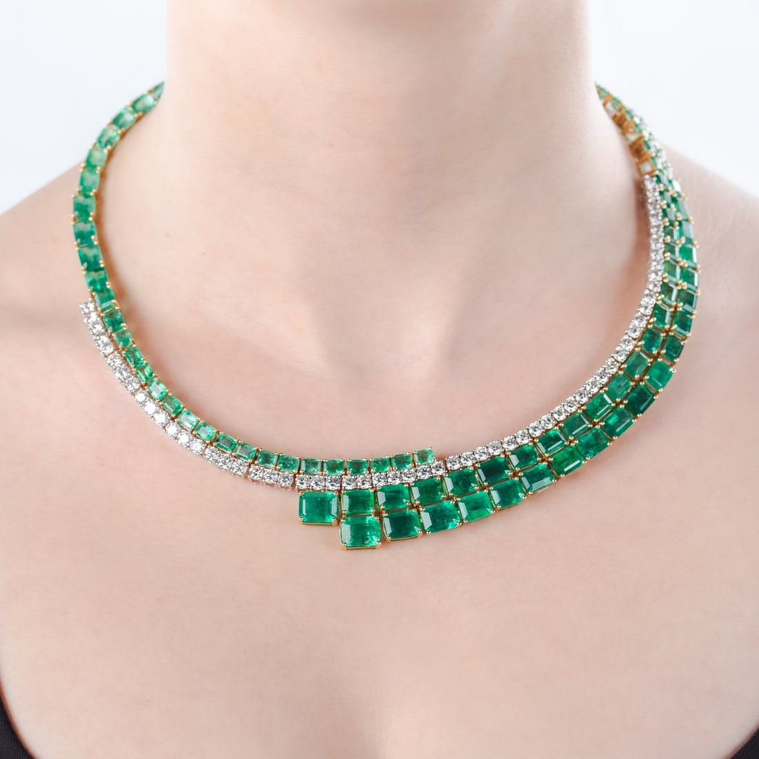 Fine Jewelry Accessories Silver Coins Auction on Dec 12 2024 by Alex Cooper in MD