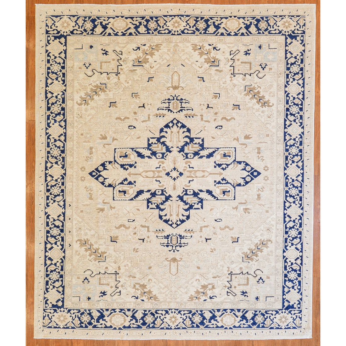 Heriz Rug, Pakistan, 8.x 9.9: Modern, hand-knotted, wool pile