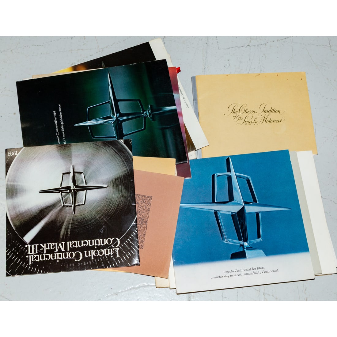 A Selection of Lincoln Sales Brochures (1 of 2)