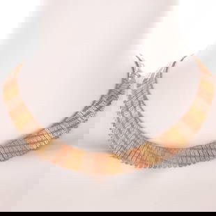A Tri-Color Fringe Necklace in 14K: 14K tri-color Italian fringe necklace by Leslie's Jewelry textured and high polish panels alternating in rose gold, yellow gold, and white gold, box clasp with safety latch, signed, 16.5 in. L, 33.0