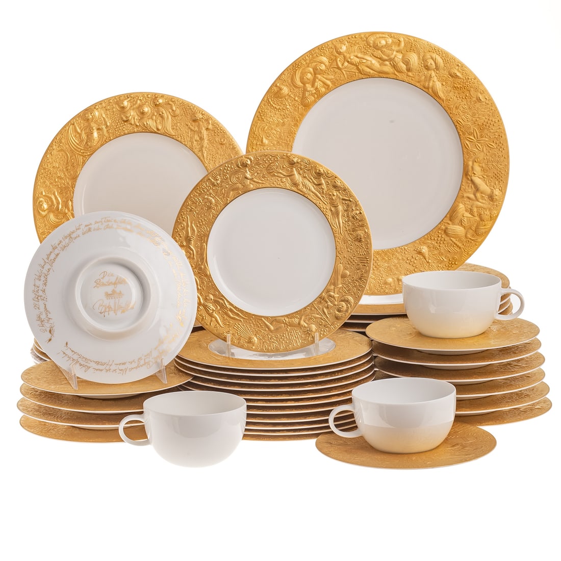 A Rosenthal "Magic Flute" Gold Sarastro Dinner Service (1 of 5)