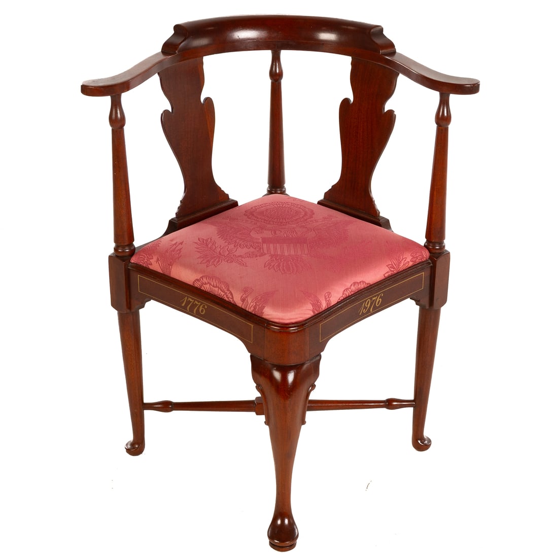 Queen Anne Style Mahogany Corner Chair: Shaped crestrail with double vase form splats, bicentennial motifs in seat and apron, front cabriole leg with three other legs ending in pad feet, 33 1/2 in. H, 26 in. Sq.