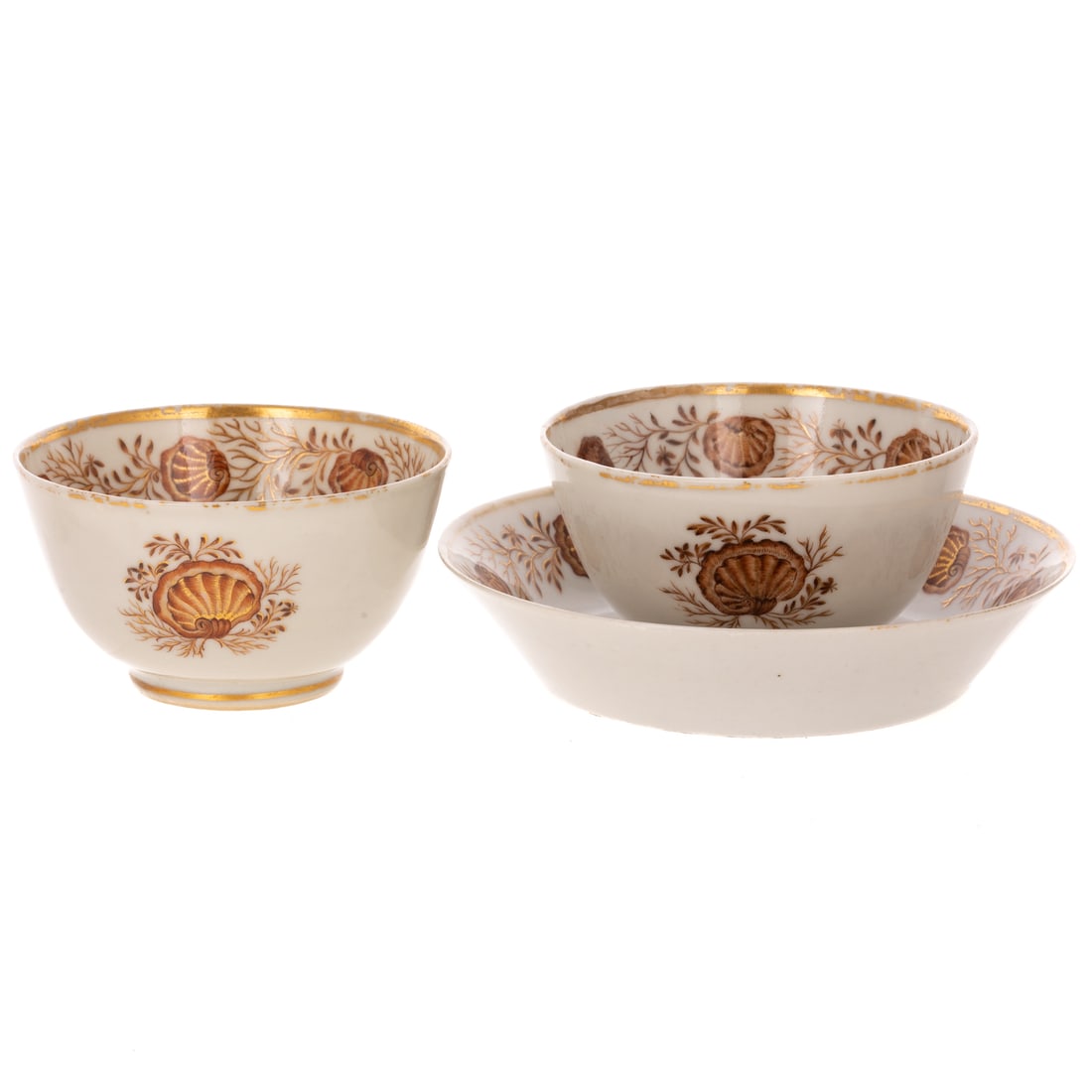 A Chinese Export Porcelain Saucer & Two Cups