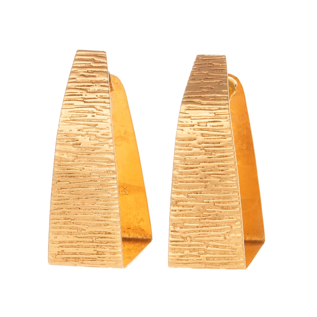 A Pair of Geometric Textured Hoops in 14K: 14K yellow gold geometric tapered hoop earrings with angular texture design, posts with friction backs, 1 3/8 in. L, 7.8 grams Provenance: From a distinguished private collection, assembled across mul
