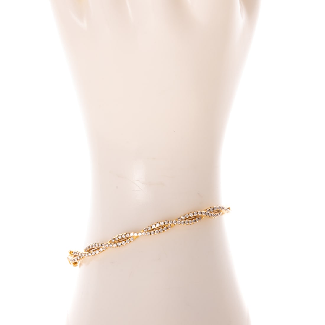 A Twisted Diamond Bangle in 18K - 4