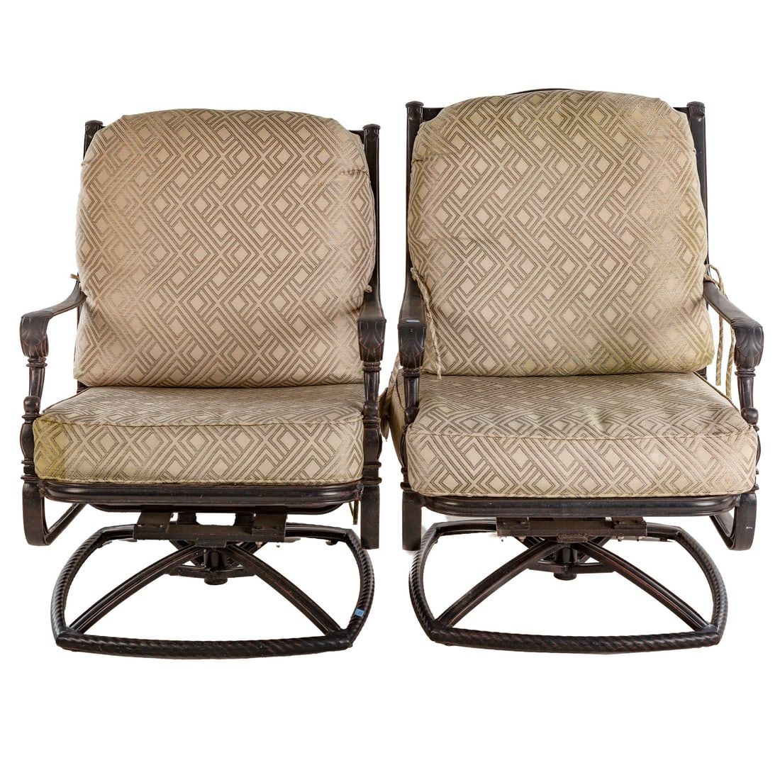 A Pair of Gen Sun Outdoor Swivel Chairs (1 of 6)