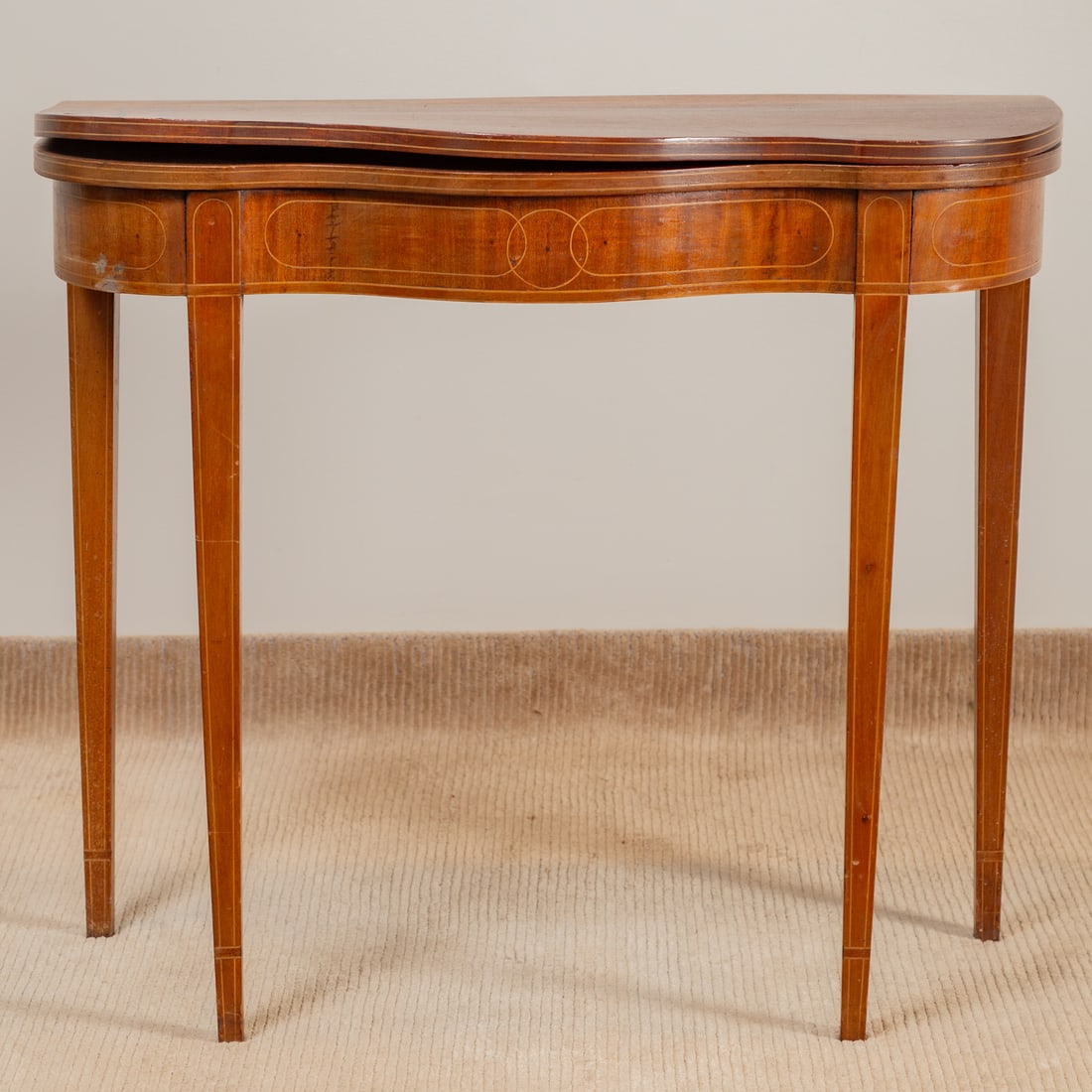 Federal Serpentine Front Flip Top Games Table (1 of 6)