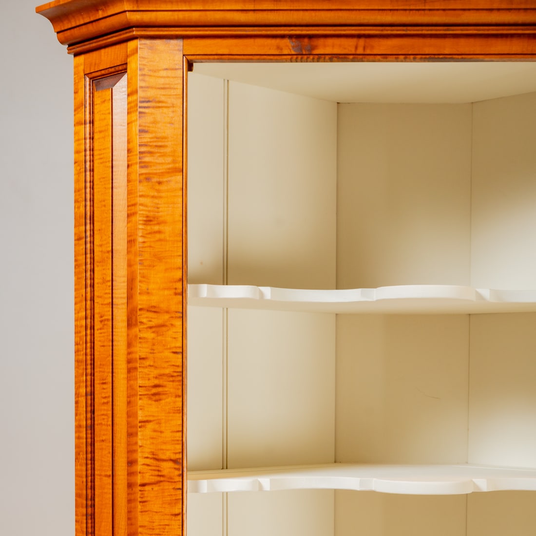 D.R. Dimes Tiger Maple Corner Cabinet - 5