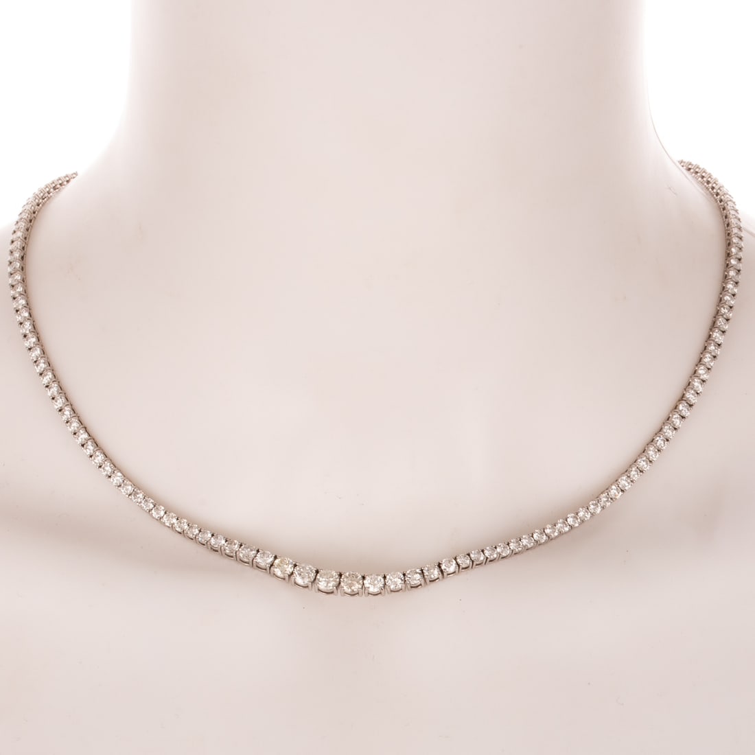 A 14.00 ct Diamond Line Necklace in 14K (1 of 4)