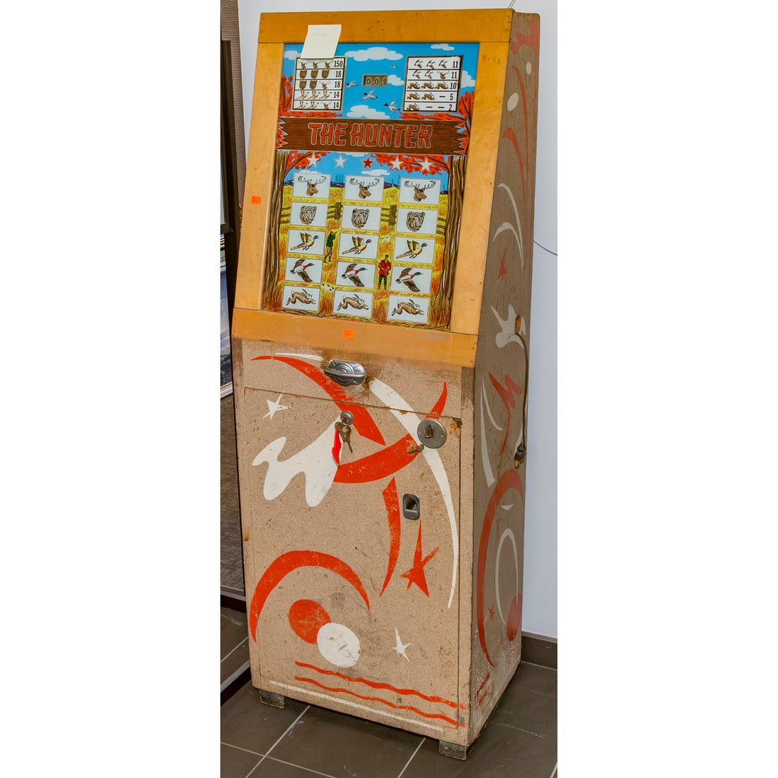 Vintage 1955 The Hunter Game Machine: 62 1/2 in. H, 22 in. W, 14 in. D Provenance: From a Baltimore Collector, Known Locally as the "Pinball Wizard"