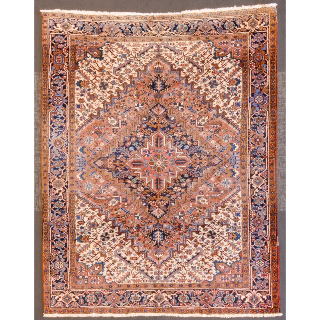 Heriz Rug, Persia, 7.8 x 9.9: Modern, hand-knotted, wool pile