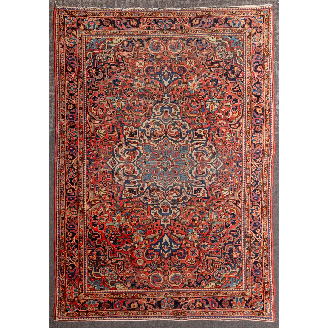 Antique Sarouk Rug, Persia, 3.5 x 4.9: First quarter, 20th century, hand-knotted, wool pile