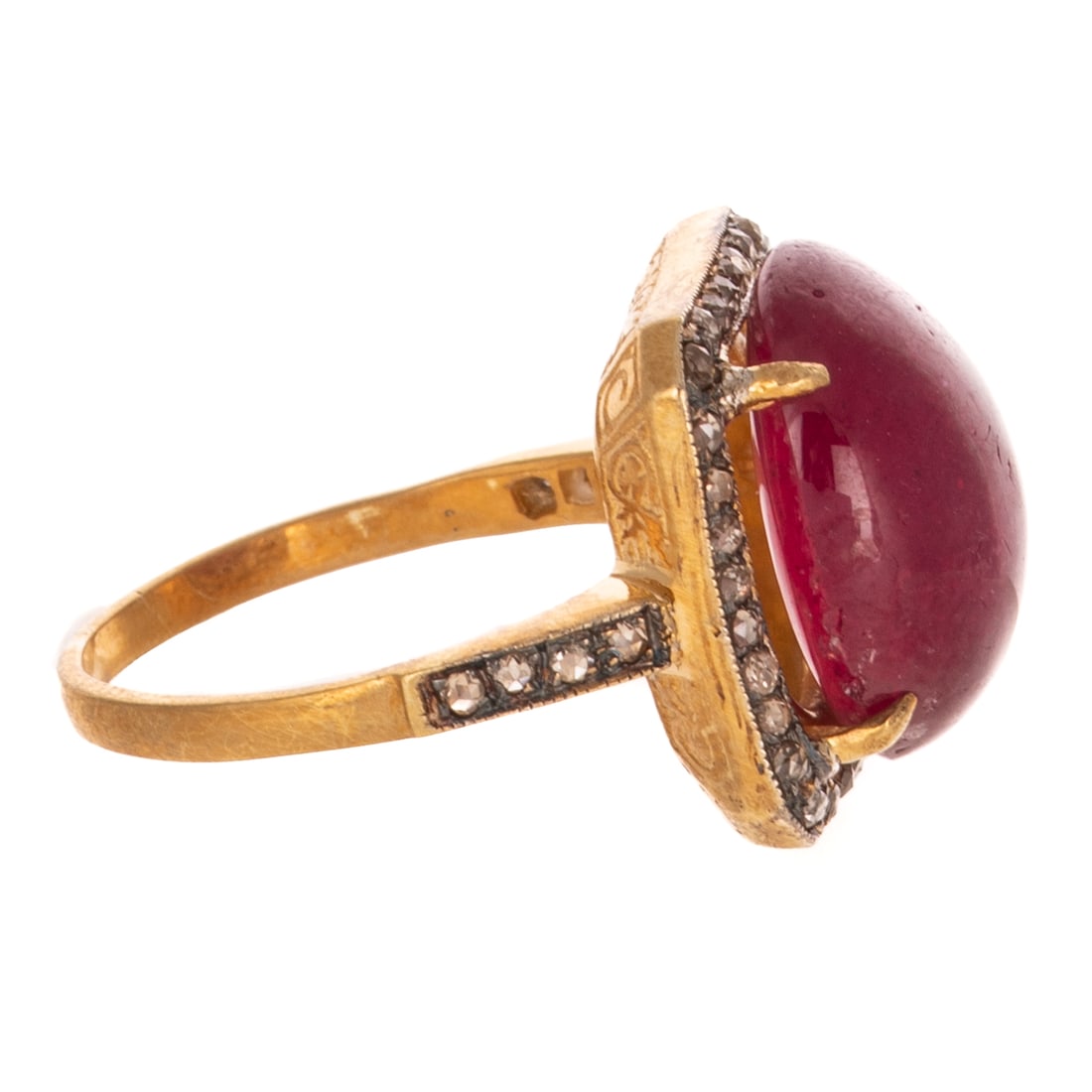 A Ruby Cabochon & Diamond Ring - 2