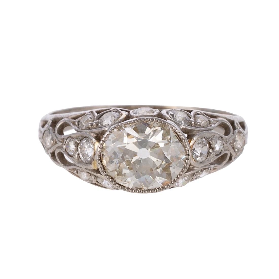 A 1.45 ct Art Deco Diamond Ring in Platinum (1 of 5)