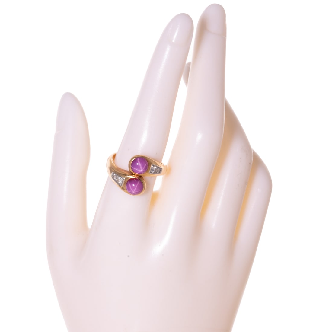 A Bypassing Star Ruby & Diamond Ring in 18K - 5